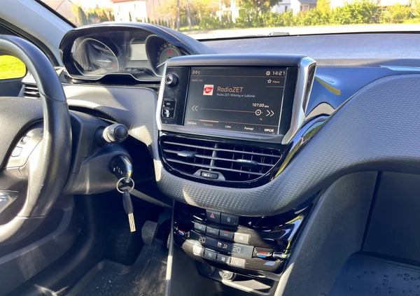 Peugeot 2008 cena 38999 przebieg: 136500, rok produkcji 2017 z Puławy małe 211